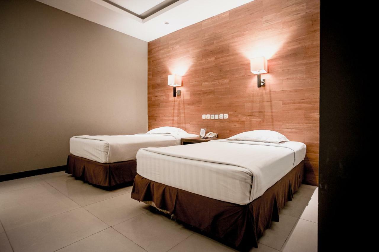 Hotel Asri Plaza Asia Tasikmalaya Ngoại thất bức ảnh